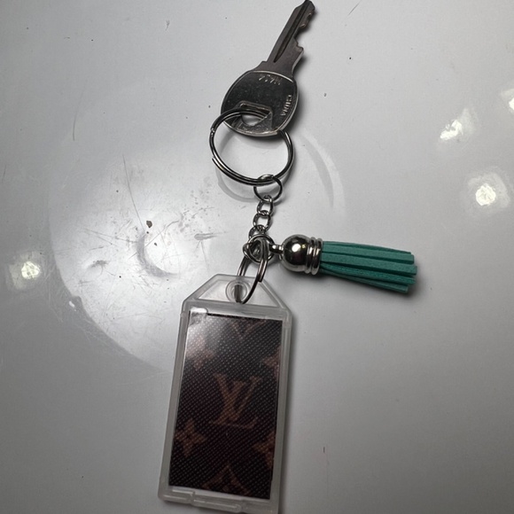 Embellished Key Chain - Picture 6 of 10